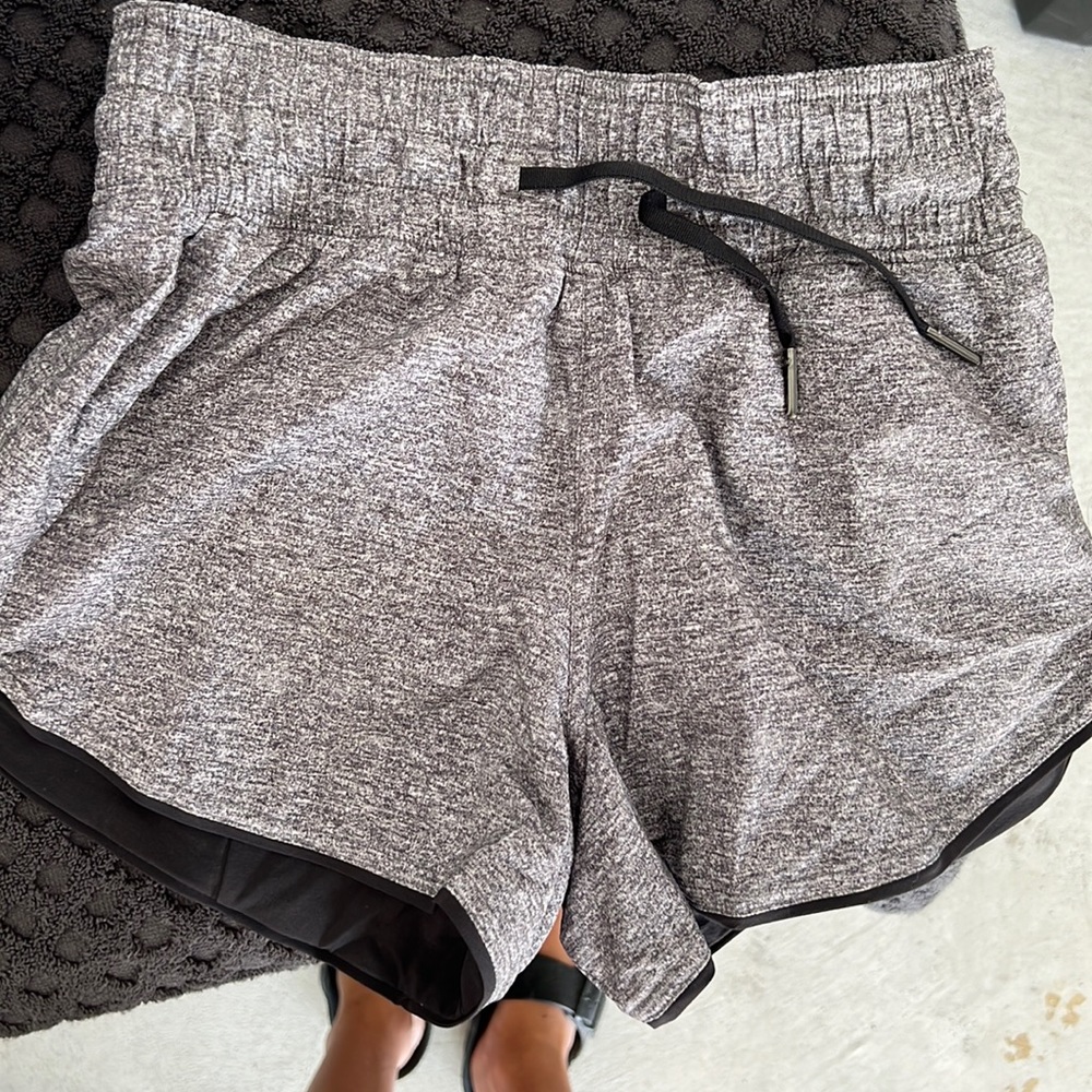 Lululemon choose a side short